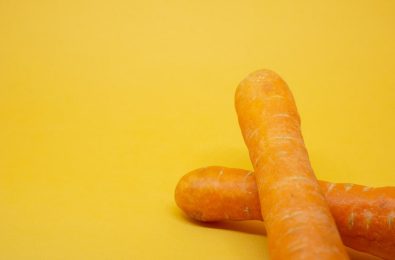 How to remove carrot stains from plastic