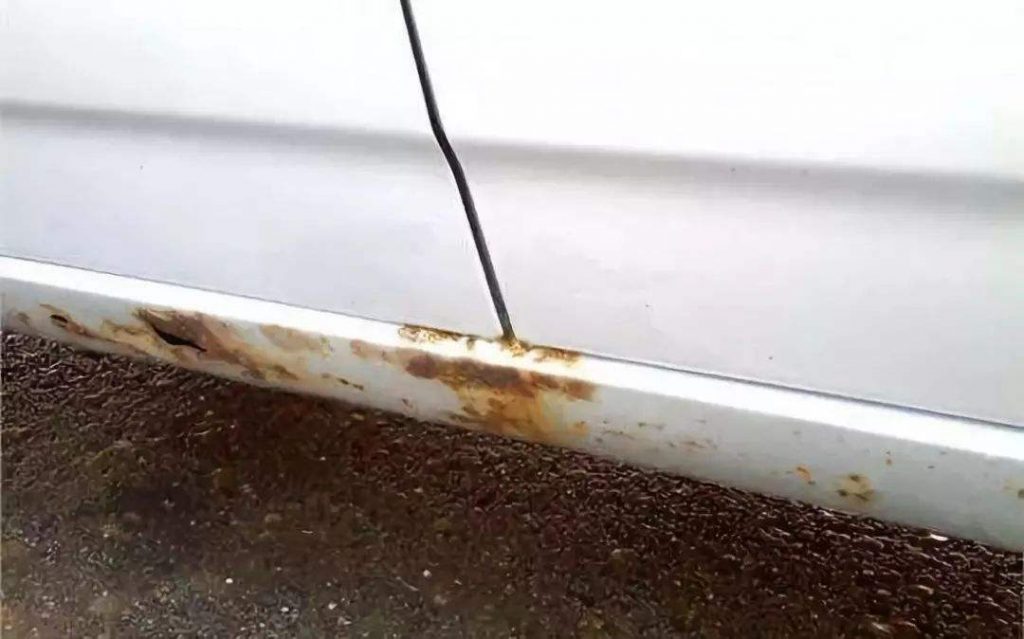 remove rust stains from white car paint